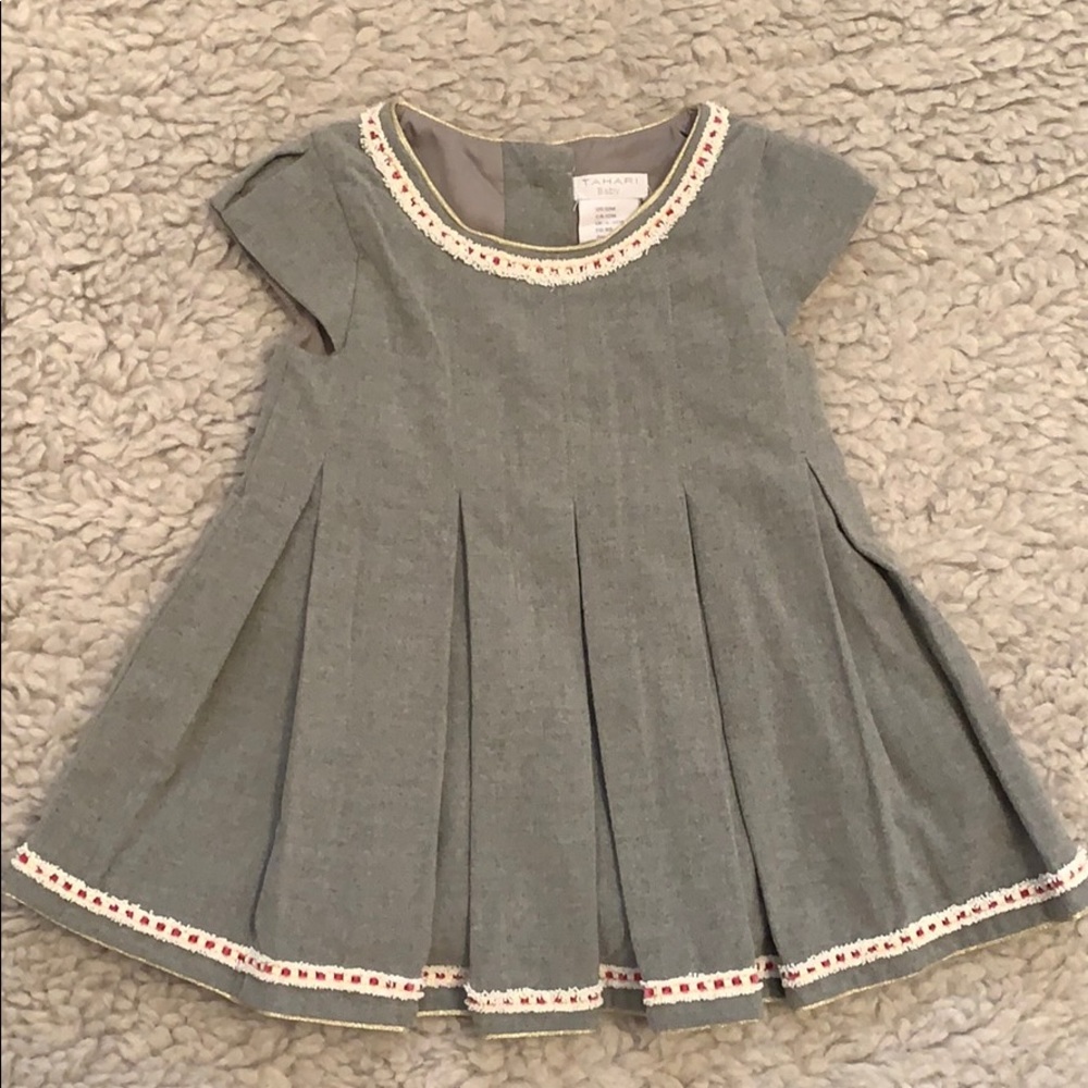 Tahari - Gray Pleated Dress with Beautiful Trim ✨